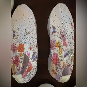 Pull on shoes.  Size 39